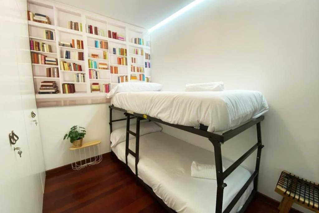 Ferienwohnung Apartamento 2H 2B En El Centro Con Garaje A Coruña Exterior foto